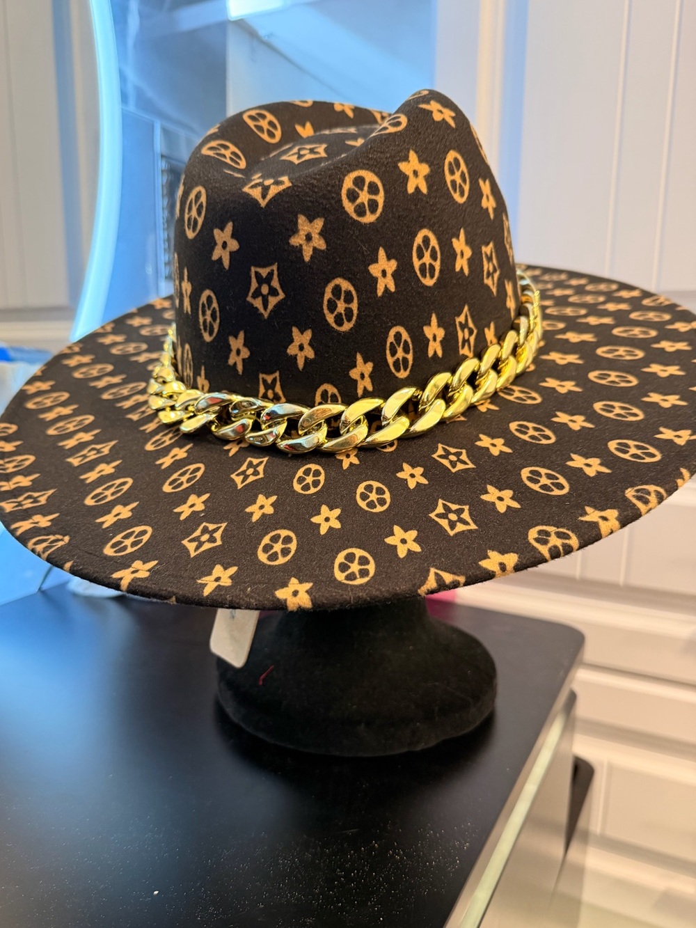 Designer Black and Tan Patterned Fedora with Gold Chain